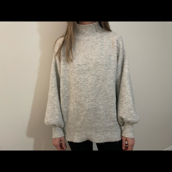Vince Camuto XS light grey sweater - Picture 2 of 2